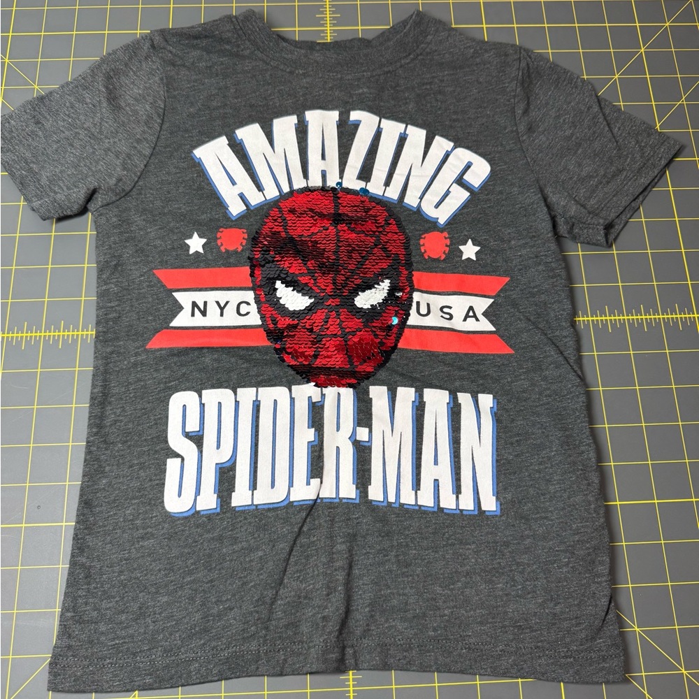 H&M Marvel Gray and Red Spider-Man Short Sleeve Tee